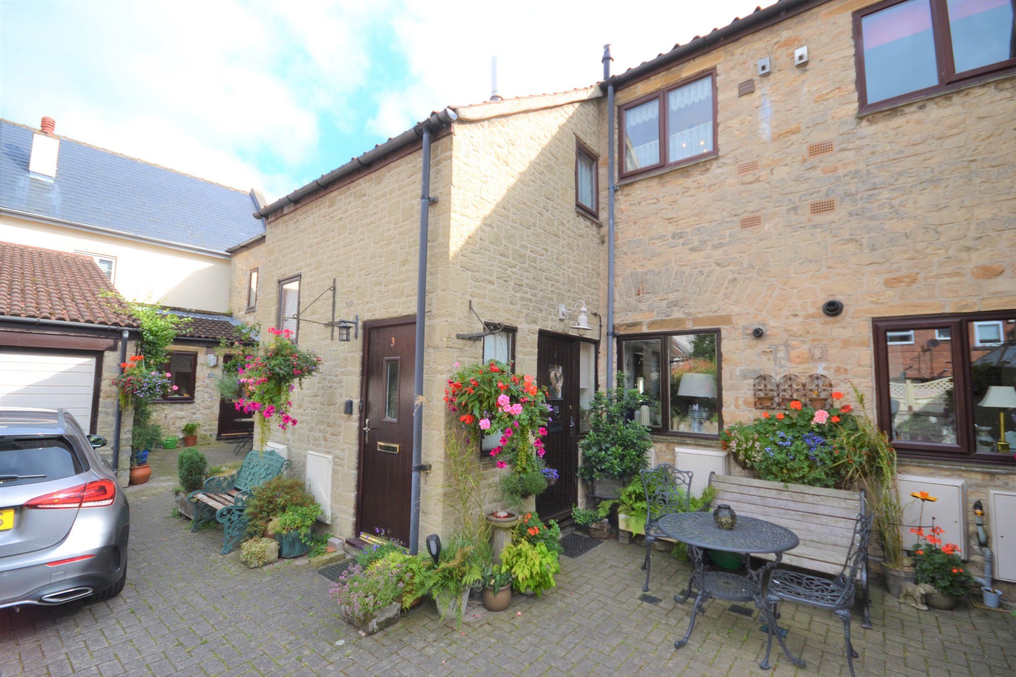 2 bed flat for sale in Dam Road, Tickhill, Doncaster DN11 Zoopla