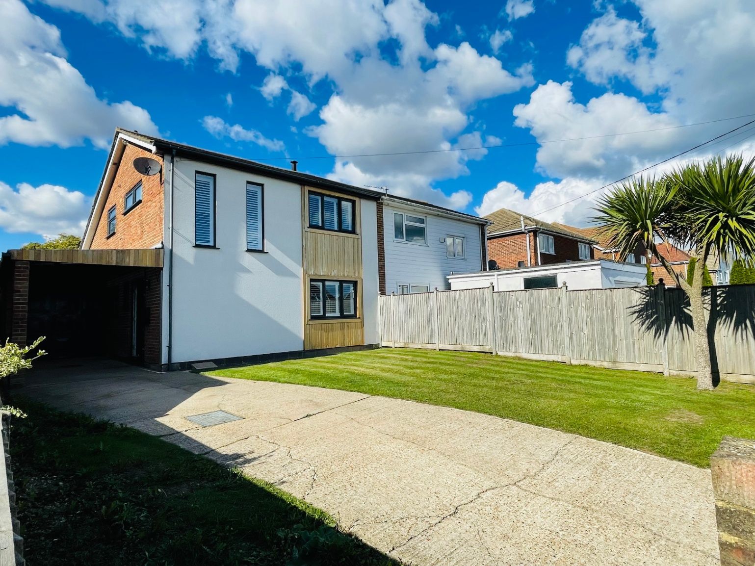 4 bed semidetached house for sale in Collingwood Road, St. Margarets