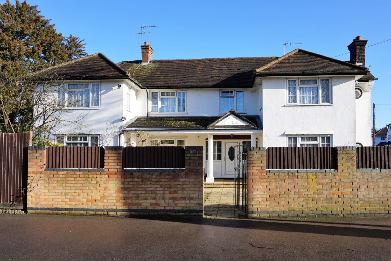 6 bed detached house for sale in Cassiobury Drive, Cassiobury, Watford