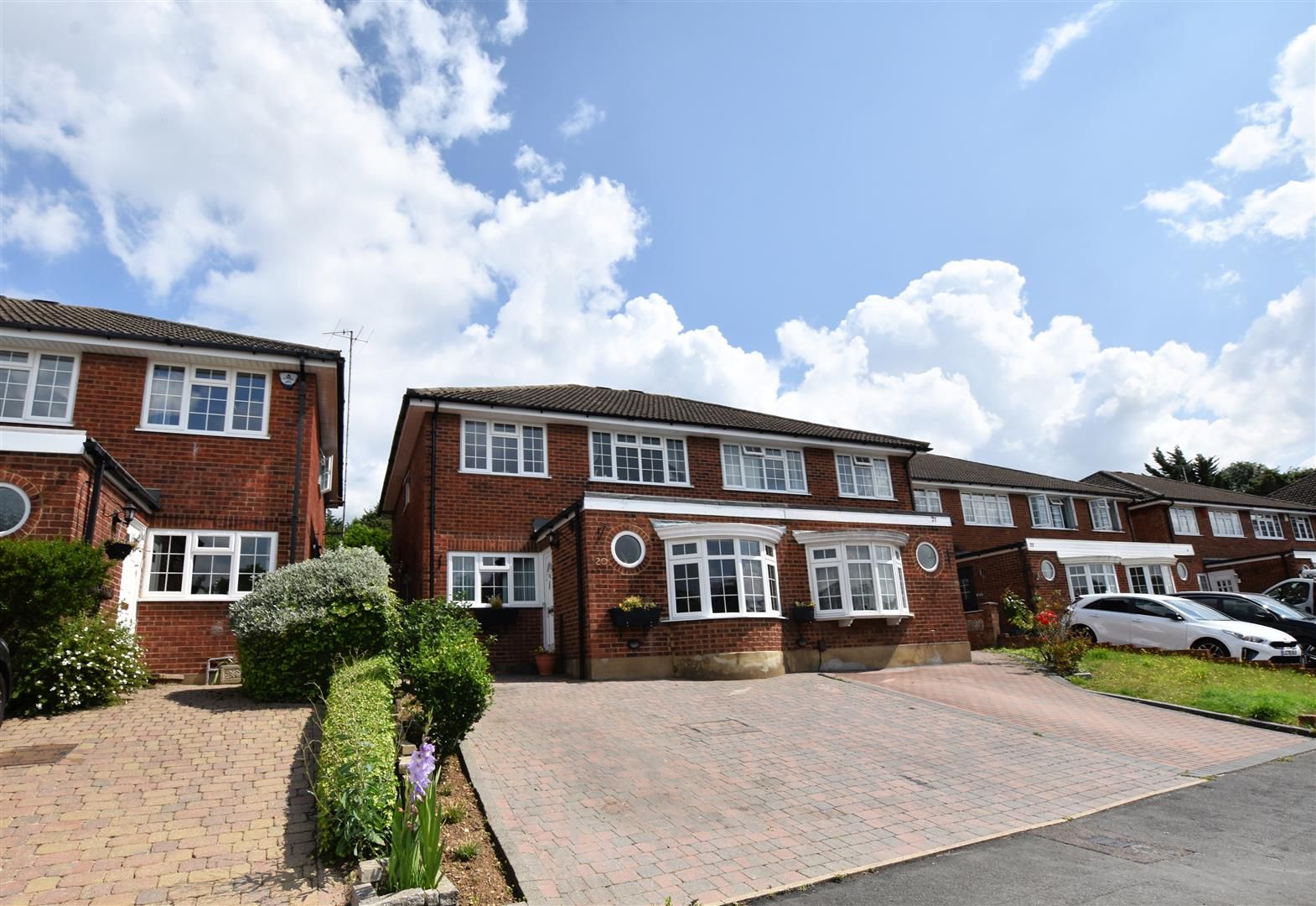 4 bed semidetached house for sale in The Maltings, Hunton Bridge