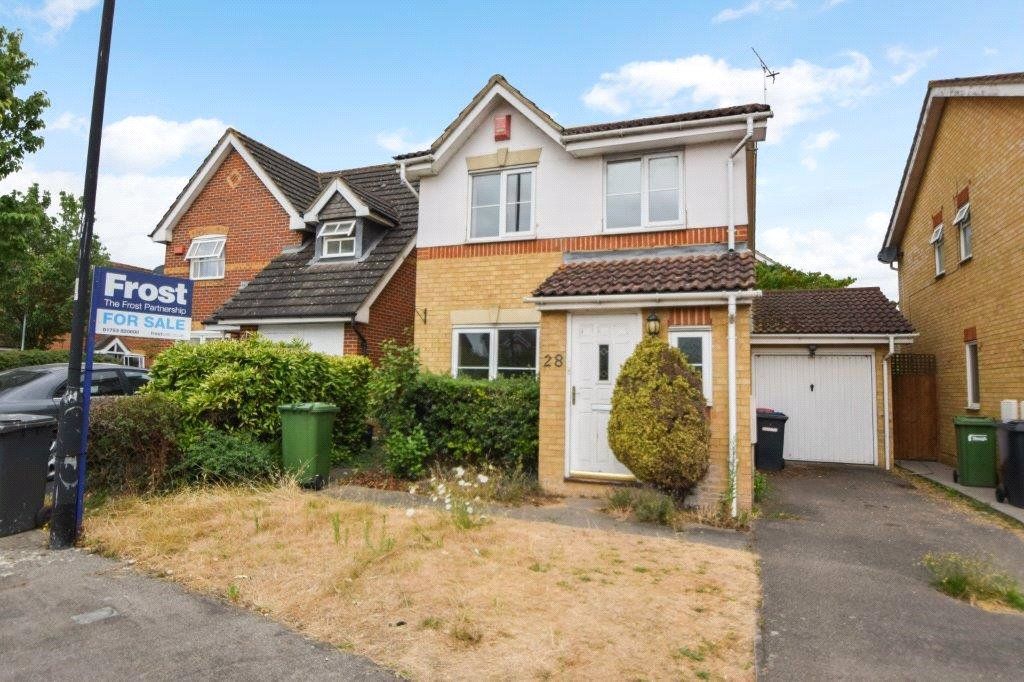 3 bed detached house for sale in Eltham Avenue, Cippenham, Berkshire