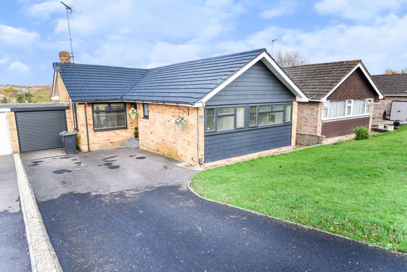 2 bed detached bungalow for sale in Greenfield Crescent, Waterlooville