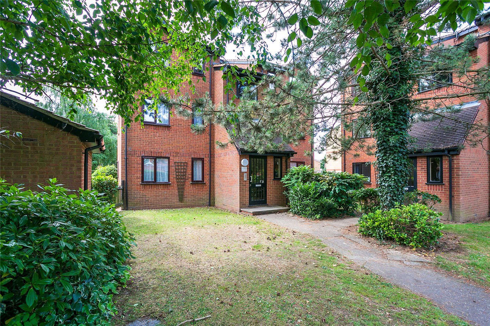 1 bed flat for sale in Courtlands Close, Watford, Hertfordshire WD24 Zoopla