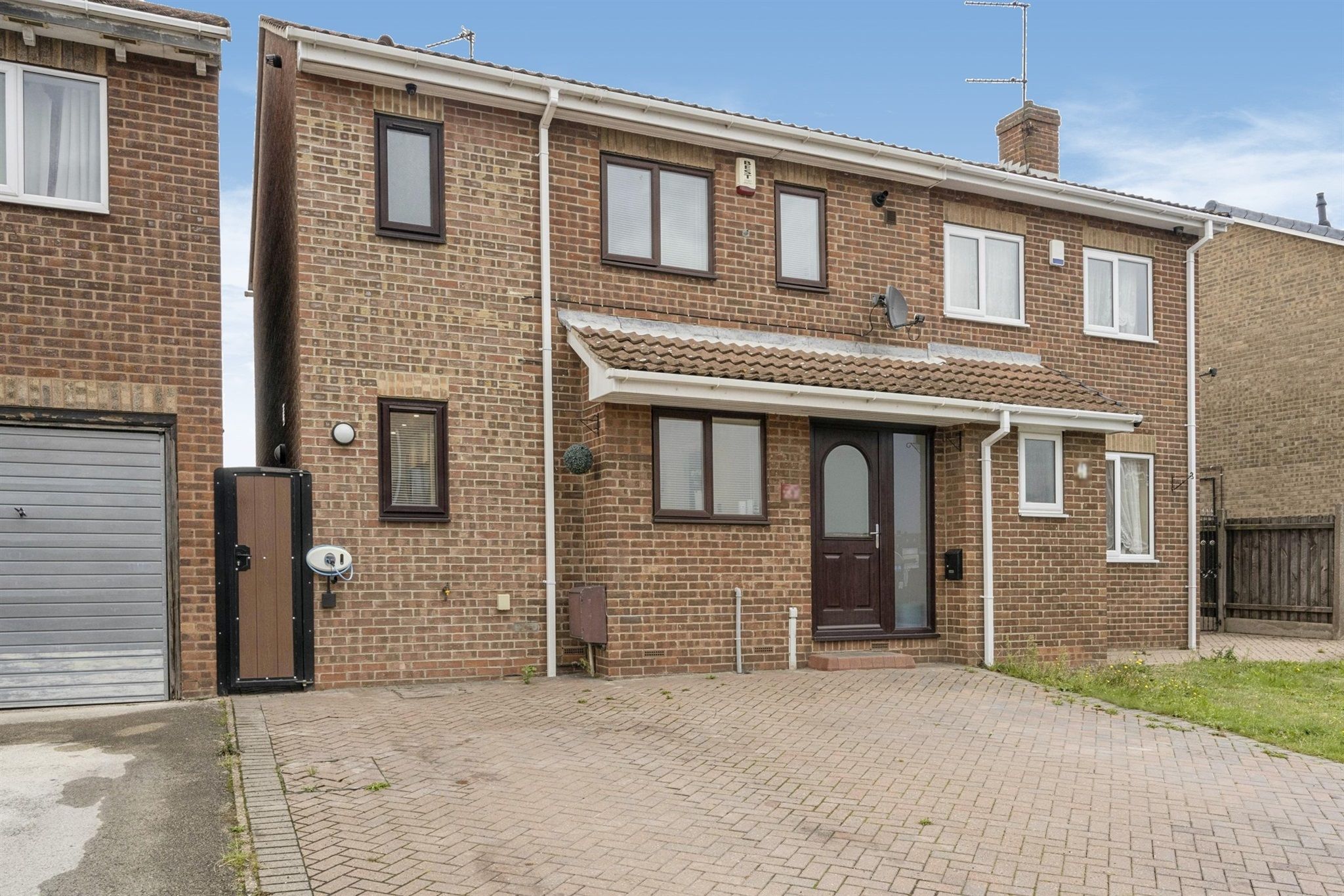 4 bed semidetached house for sale in Grange View, Harworth, Doncaster