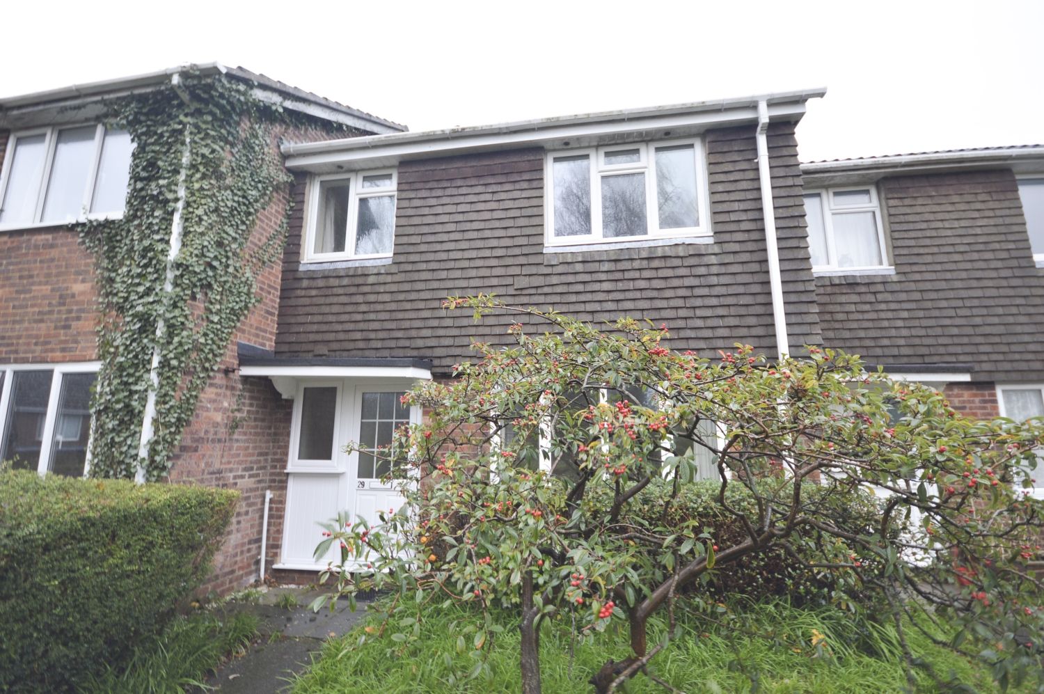 3 bed terraced house to rent in Stanford Rise, Sway, Lymington