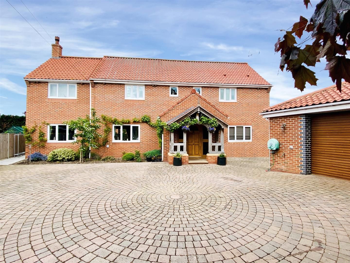 5 bed detached house for sale in Main Street, CarltonOnTrent, Newark