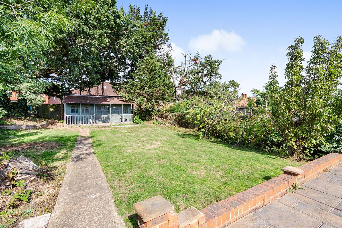 5 bed bungalow for sale in Prince Of Wales Road, Sutton SM1 Zoopla