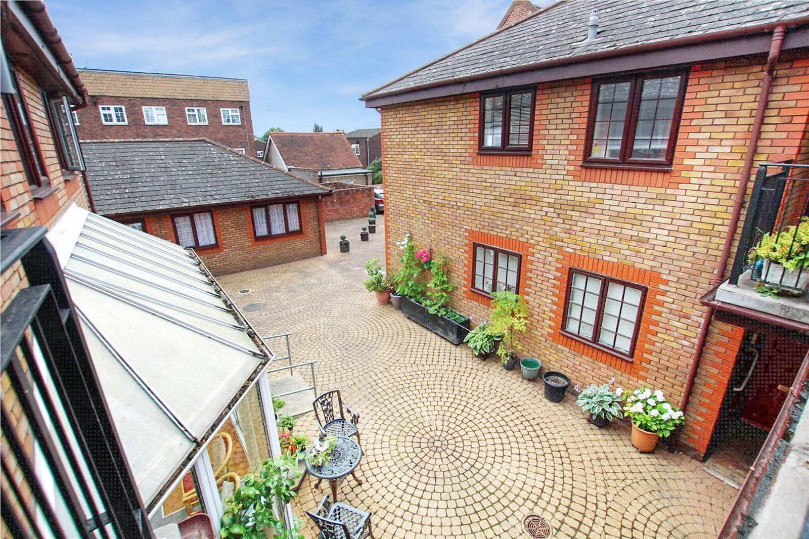 2 bed flat for sale in Footscray Road, London SE9 Zoopla