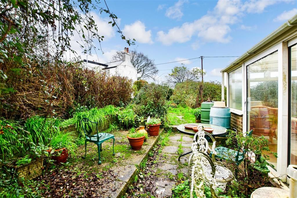 4 bed bungalow for sale in Elizabeth Gardens, Havenstreet, Ryde, Isle