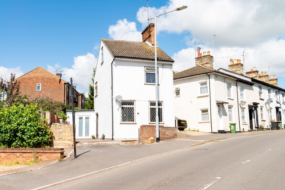 Stoke Road, Linslade, Bedfordshire LU7  