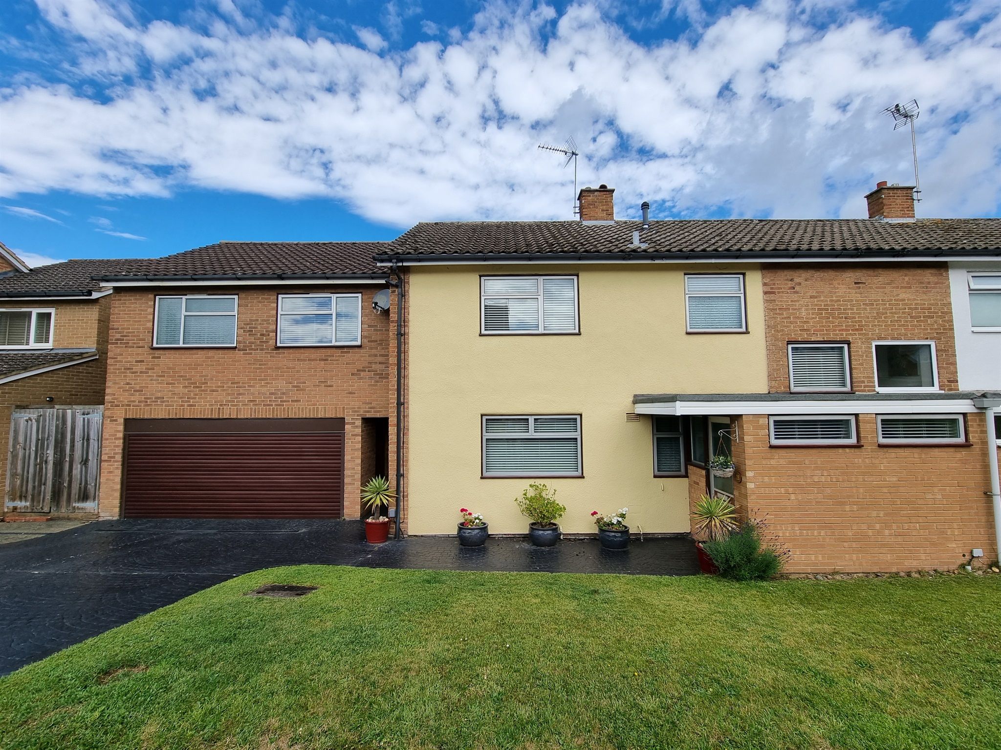 4 bed semidetached house for sale in Hawkenbury, Harlow CM19 Zoopla