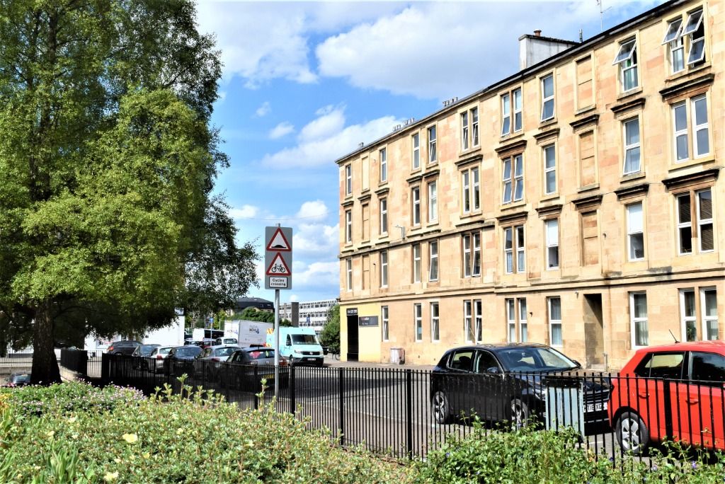 4 bed flat for sale in Elderslie Street, Flat 0/1, Charing Cross