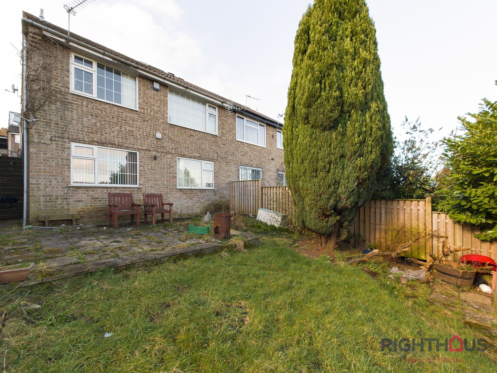 4 bed semidetached house for sale in Grey Friar Walk, Bradford BD7