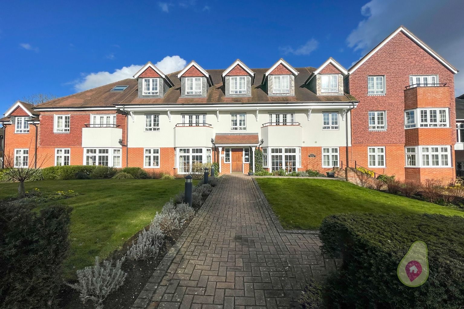 2 bed flat for sale in Chestnut Grange, Harding Place, Wokingham RG40