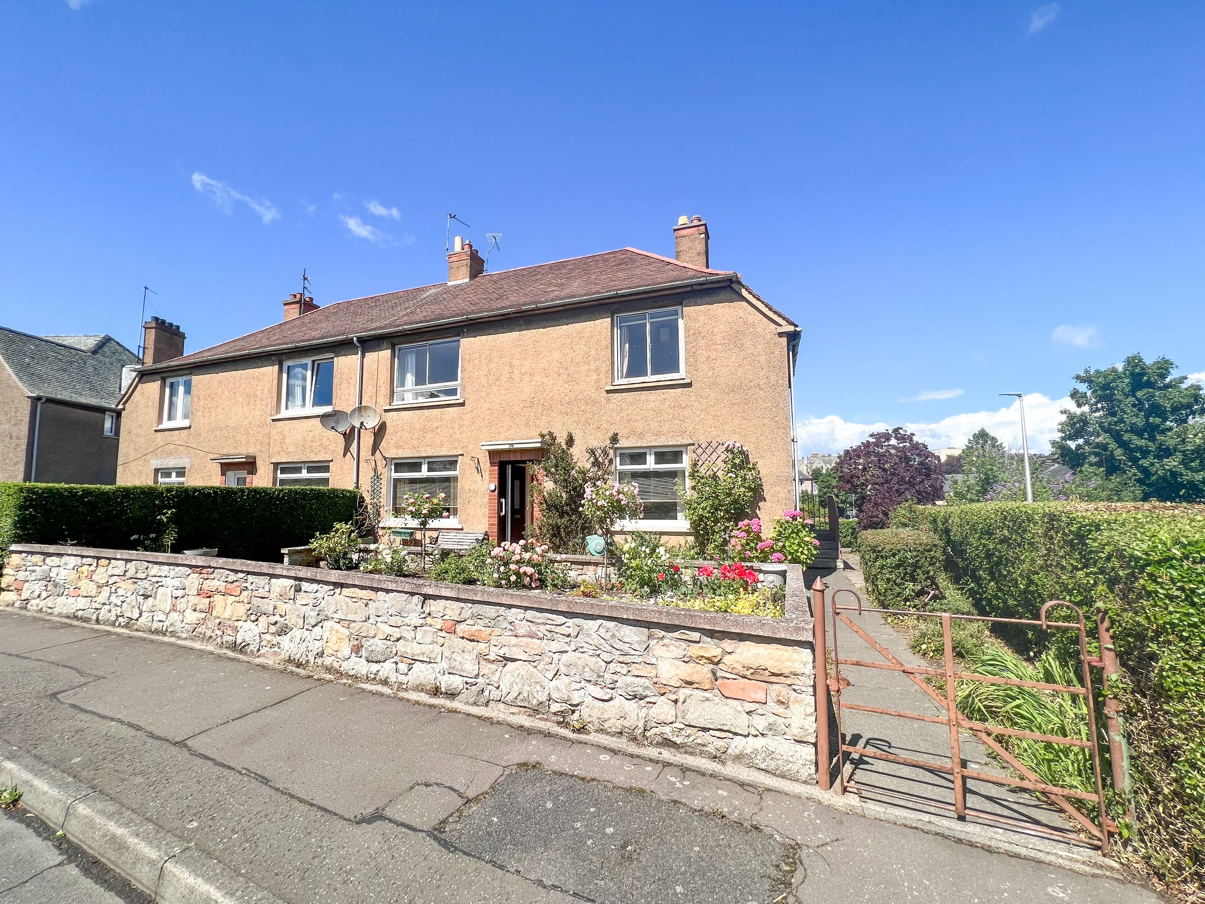 2 bed flat for sale in Watson Avenue, St Andrews KY16 Zoopla