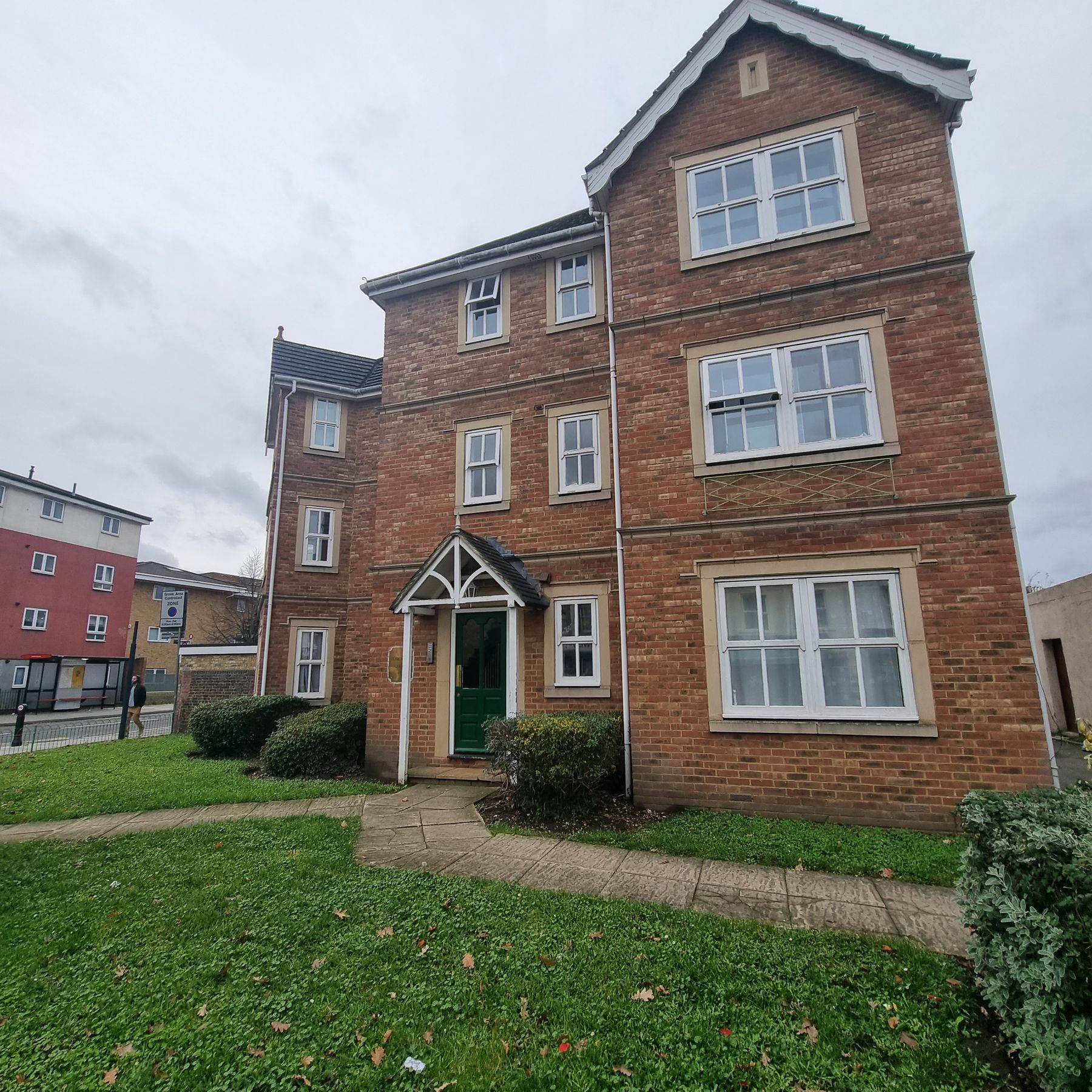 3 bed flat to rent in Surbiton Road, Kingston Upon Thames KT1 Zoopla