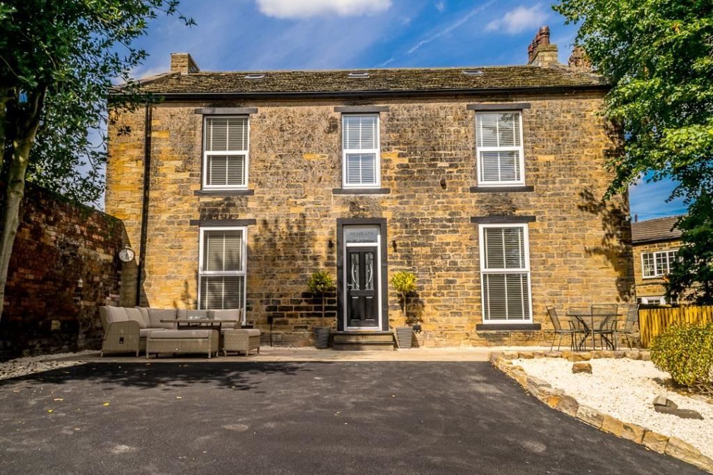 5 bed detached house for sale in Headland Lane, Earlsheaton, Dewsbury WF12 Zoopla