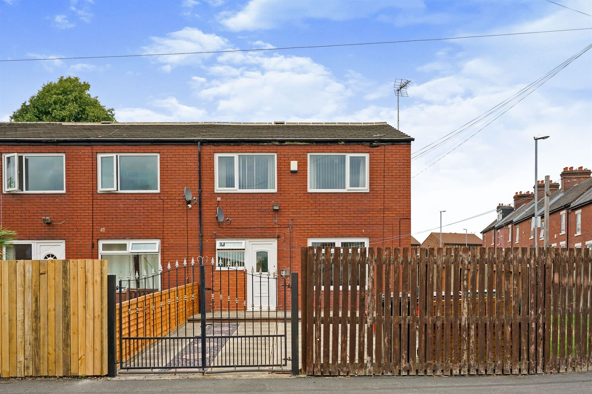 3 bed end terrace house for sale in O'grady Square, Leeds LS9 Zoopla