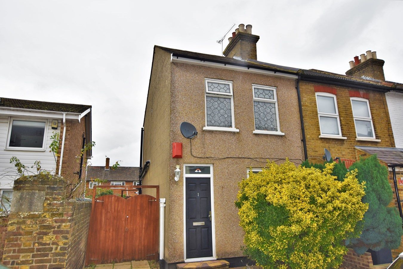 2 bed end terrace house to rent in Dewhurst Road, Cheshunt, Waltham