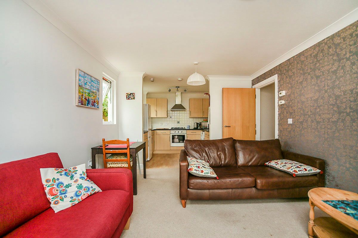 1 bed flat for sale in Whiting Crescent, Faversham ME13 Zoopla