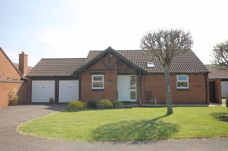 3 bed detached bungalow for sale in Helwys Place, Kidlington OX5 Zoopla