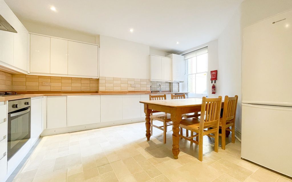 3 bed flat for sale in Marius Road, London SW17 Zoopla