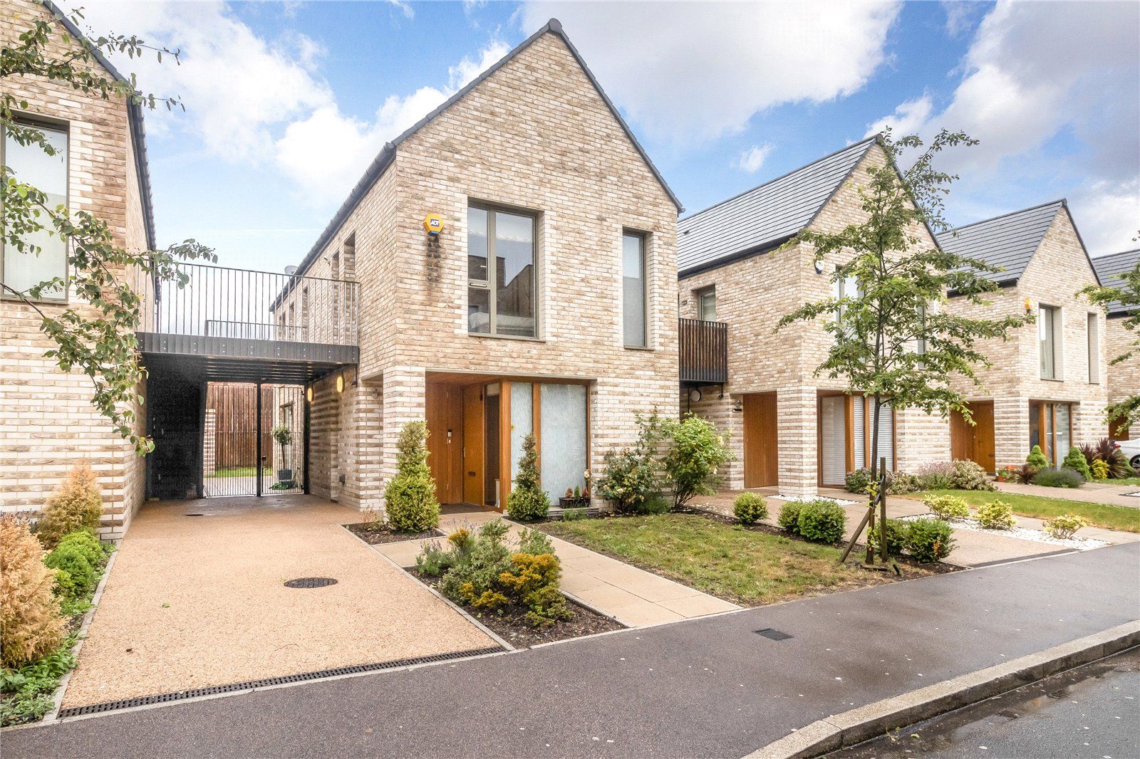 3 bed detached house for sale in Camborne Road, Edgware HA8 Zoopla