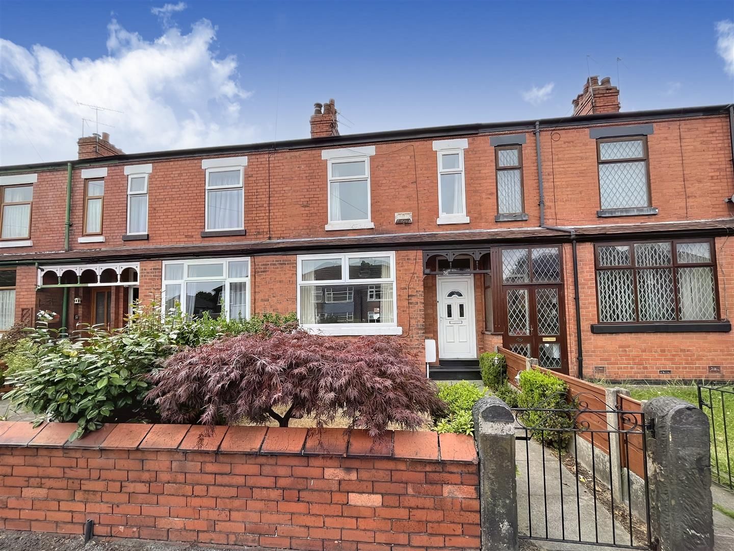 4 bed terraced house for sale in Hawthorn Avenue, Timperley, Altrincham