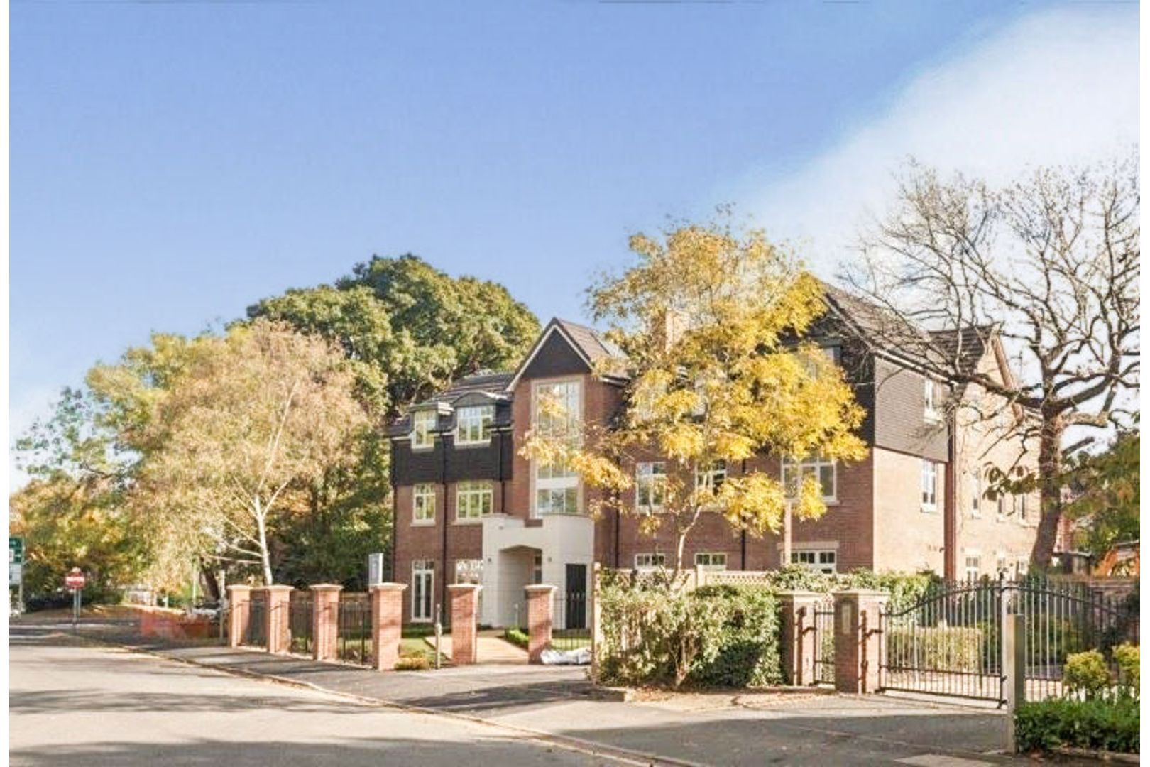 64 Manor Road Solihull B91  