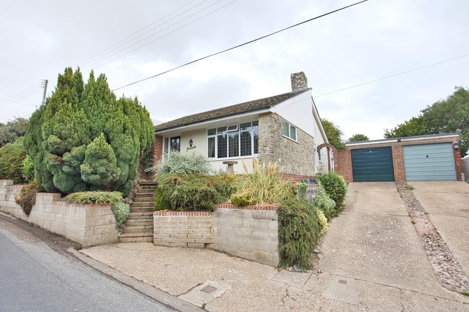 3 bed detached bungalow for sale in The Street, Guston, Dover CT15 Zoopla