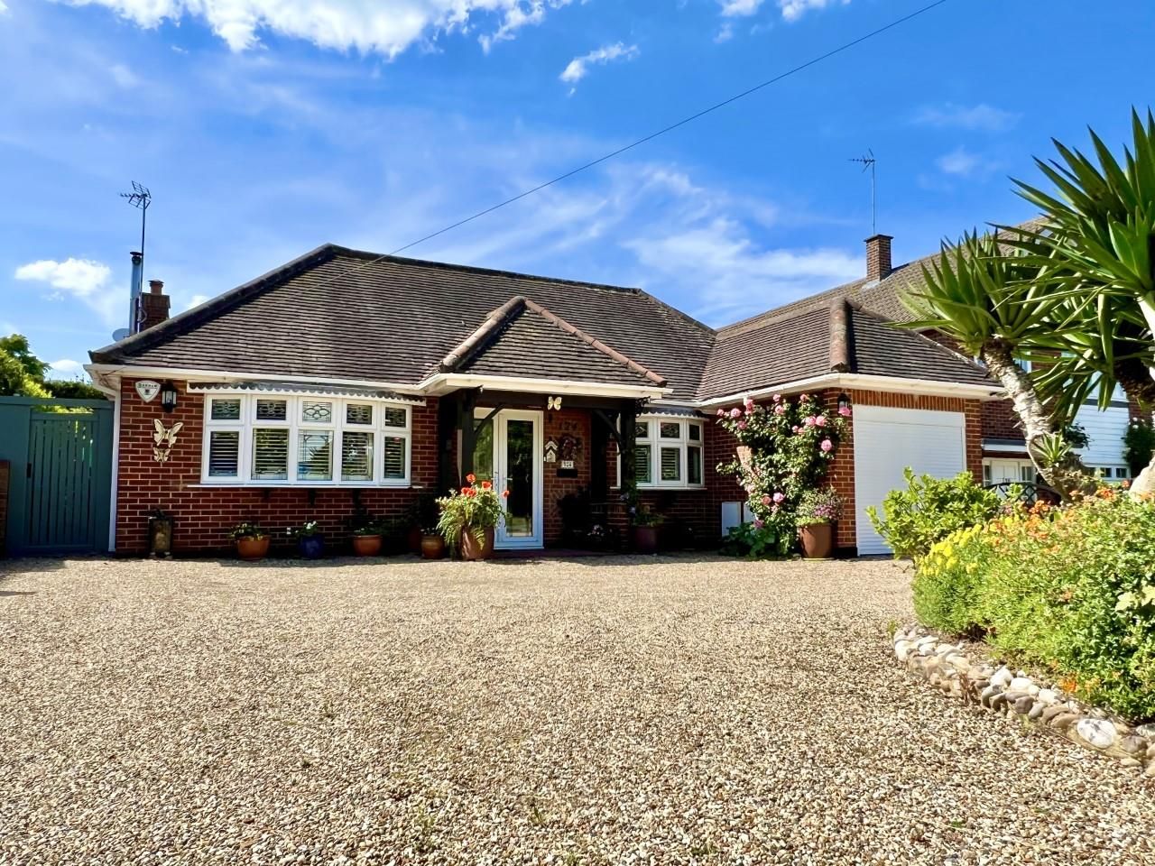 3 bed detached bungalow for sale in Priests Lane, Shenfield, Brentwood