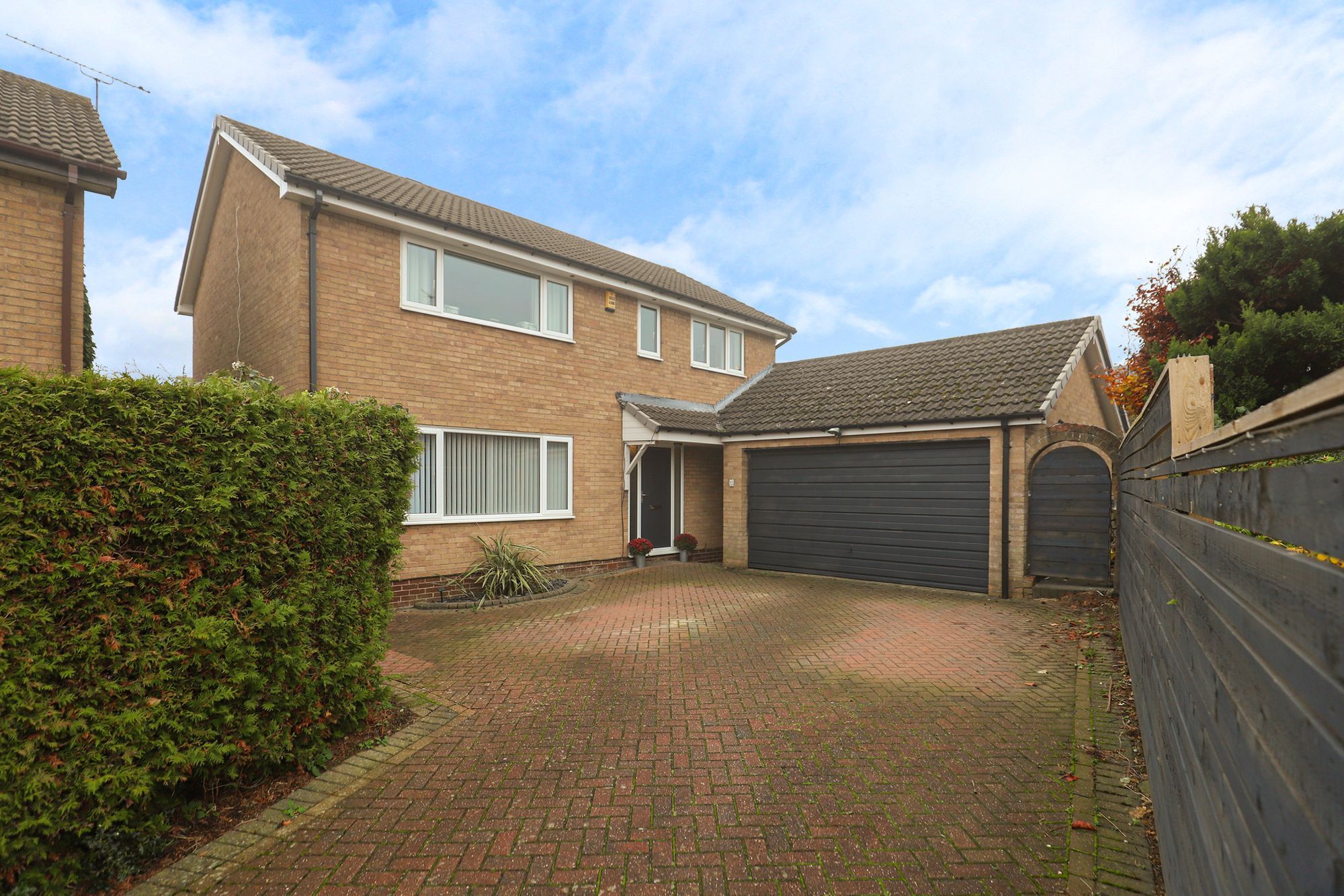 4 bed detached house for sale in Woodbridge Rise, Chesterfield S40 Zoopla