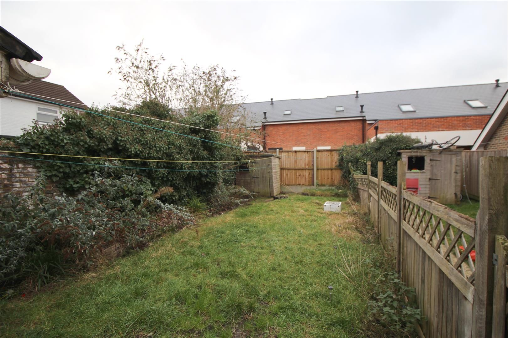 1 bed flat to rent in Springfield Road, Crawley RH11 Zoopla