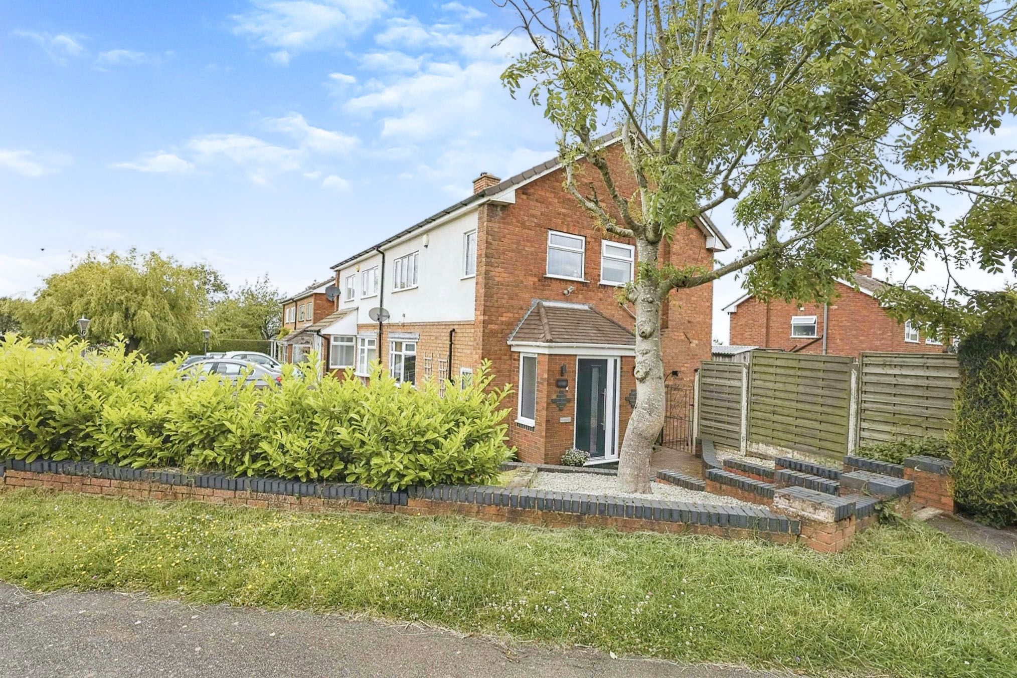 3 bed semidetached house for sale in Eastleigh Drive, Romsley