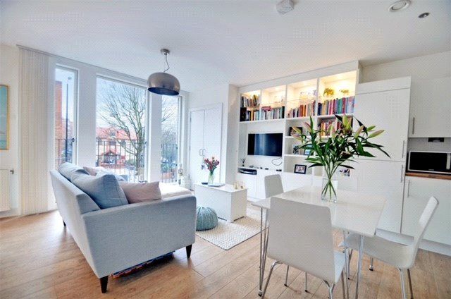 Elmwood Court, 38 Battersea Park Road, London SW11  