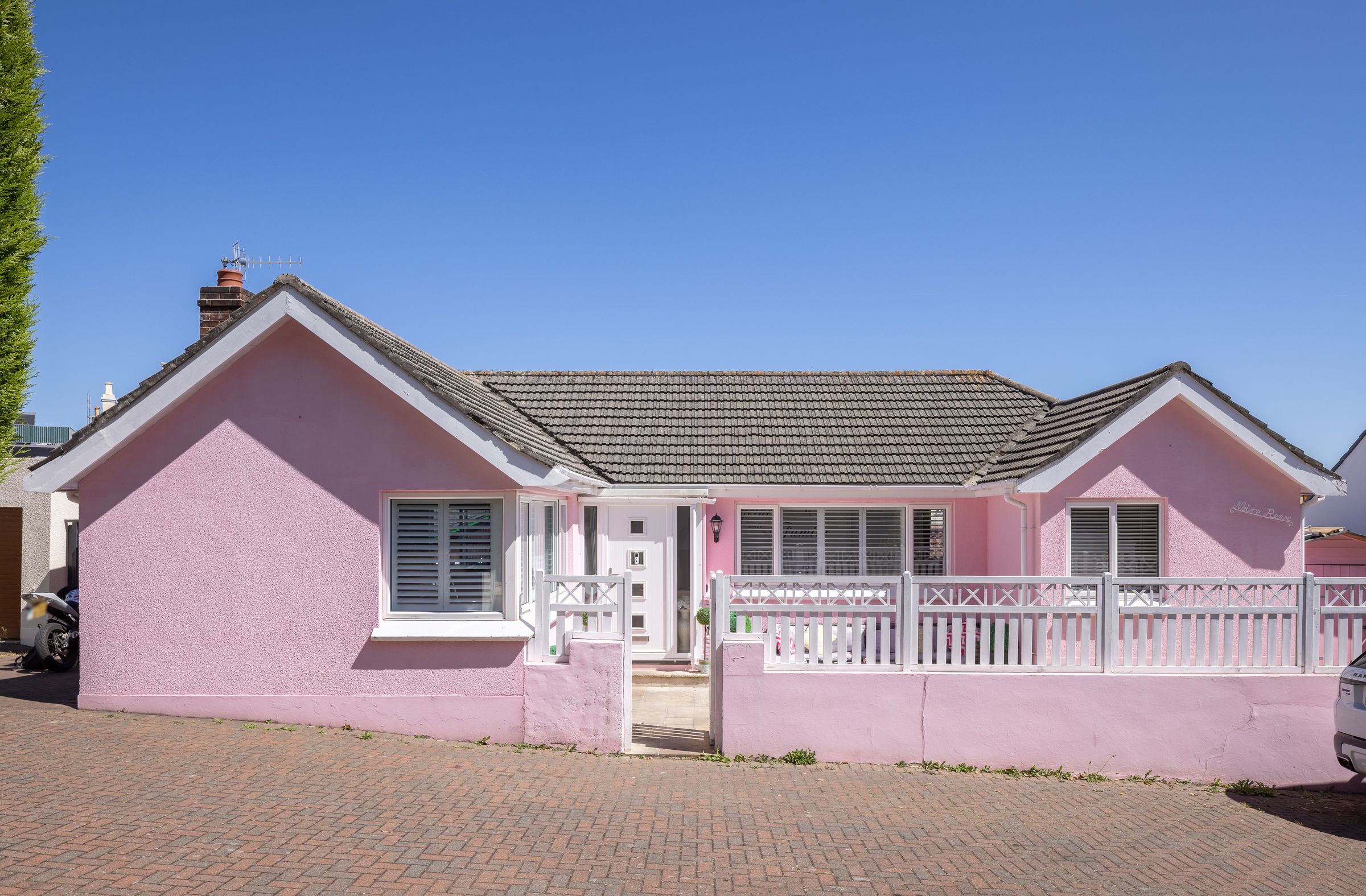 3 bed detached bungalow for sale in Undercliffe Road, St. Helier