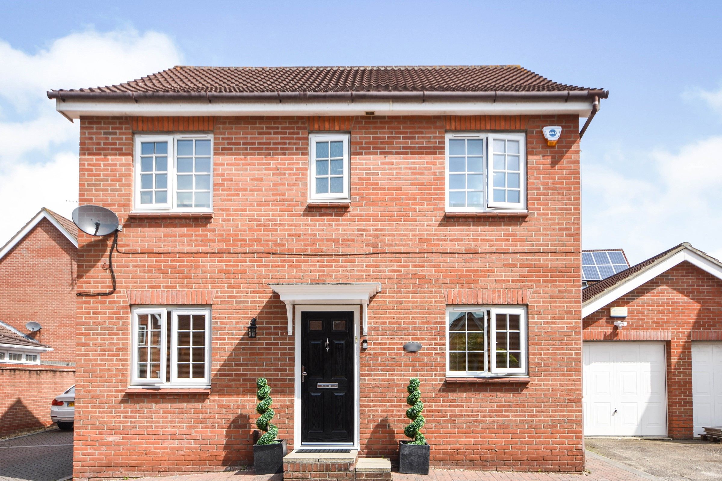 4 bed detached house for sale in Frobisher Gardens, Chafford Hundred