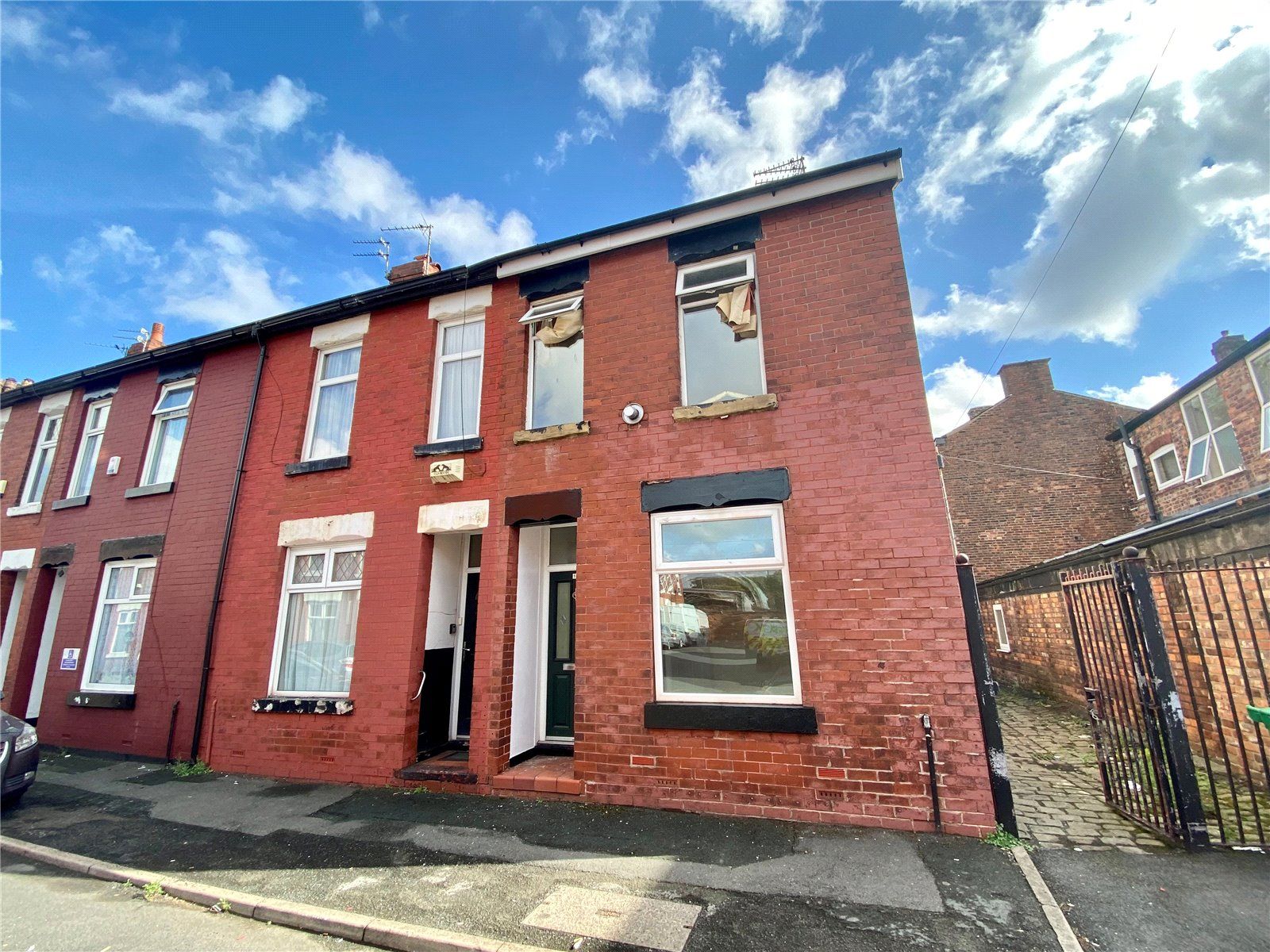 2 bed end terrace house to rent in Stanley Avenue, Manchester, Greater