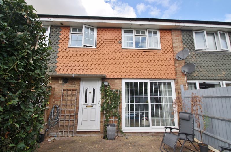 3 bed terraced house for sale in Evenlode Drive, Berinsfield