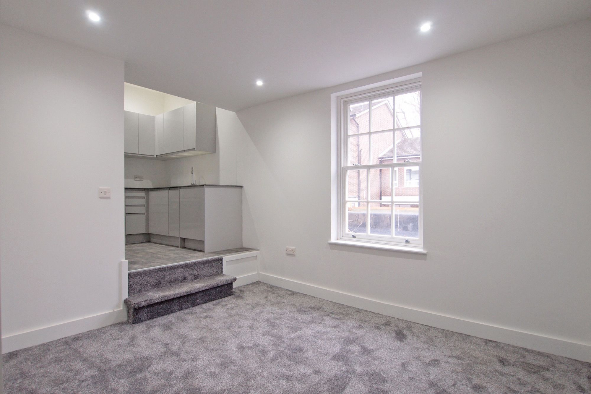 1 bed flat to rent in High Street, Ewell Village, Surrey KT171Rx KT17