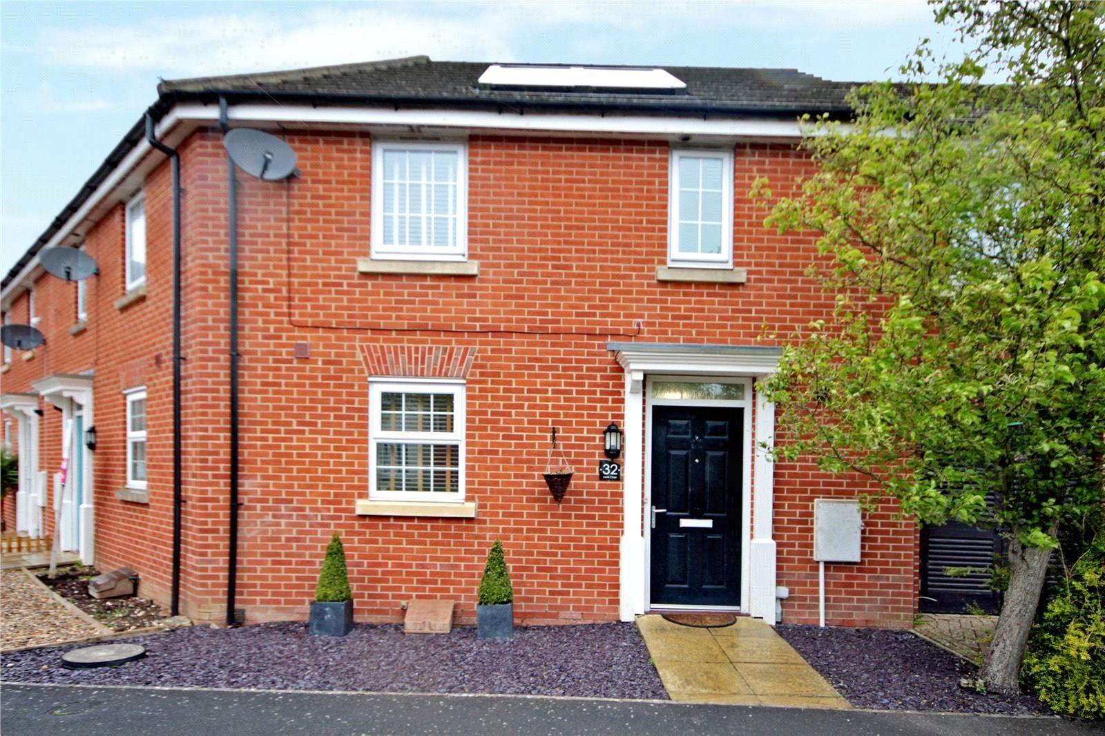2 bed terraced house for sale in Lords Close, Alexandra Park, Wroughton