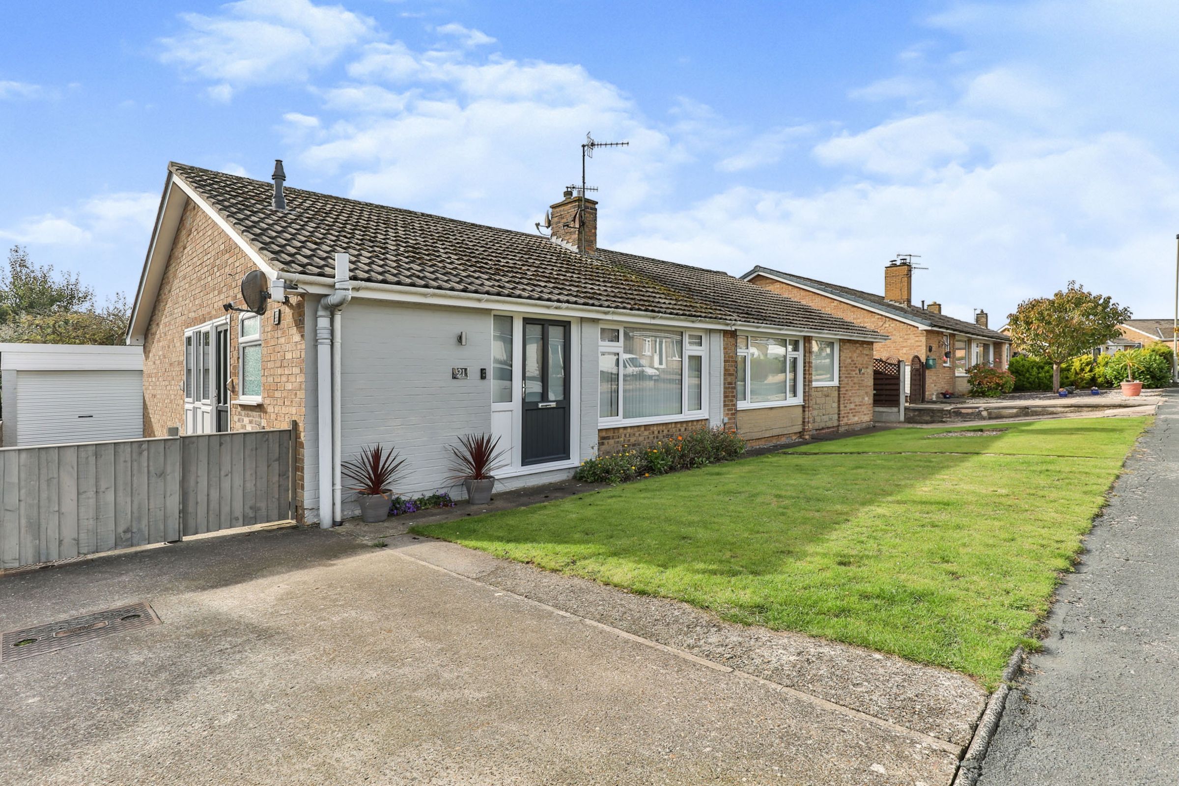 3 bed bungalow for sale in Osgodby Crescent, Scarborough, North