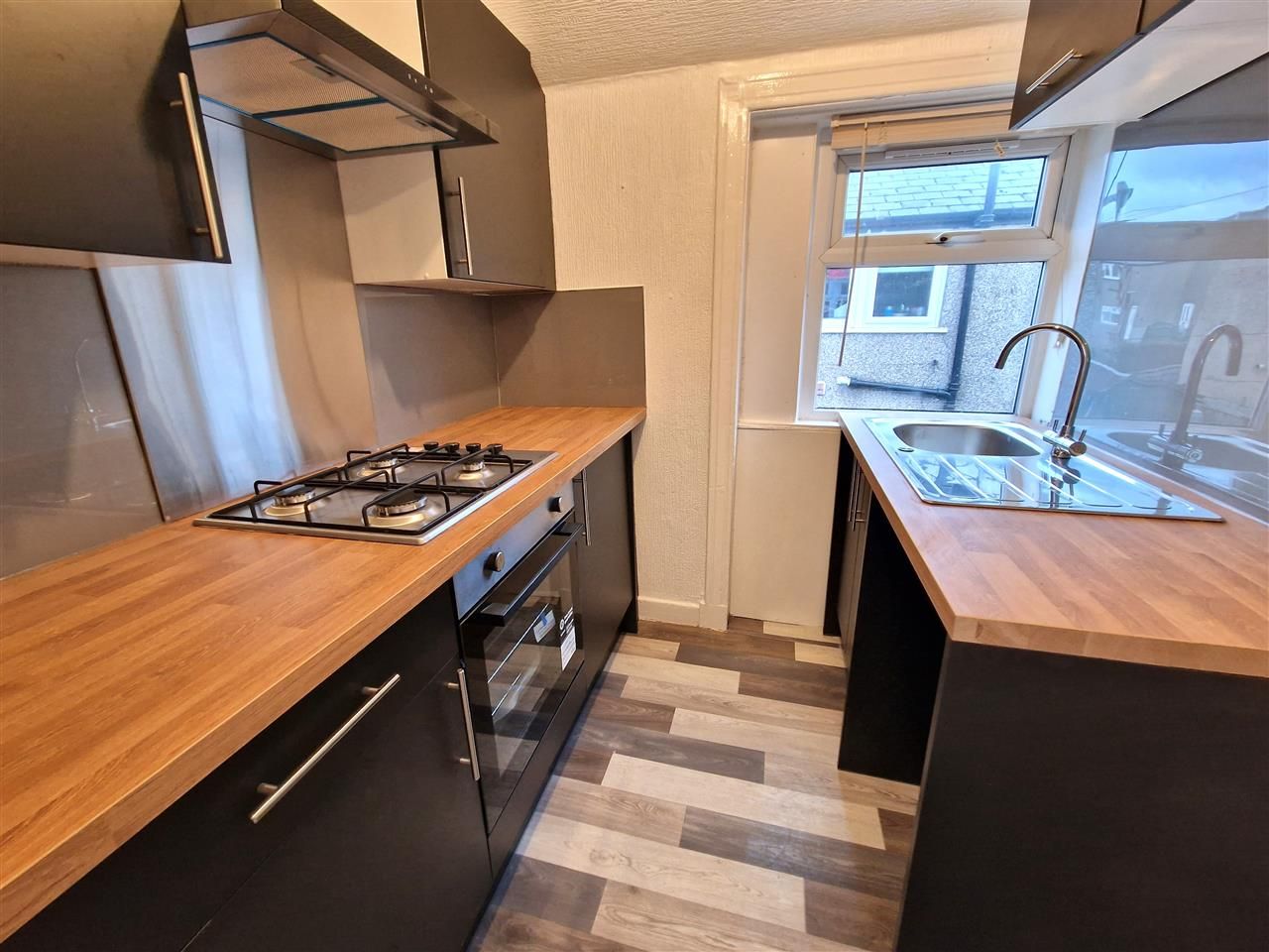 3 bed flat to rent in Croftfoot Road, Croftfoot, Glasgow G44 Zoopla