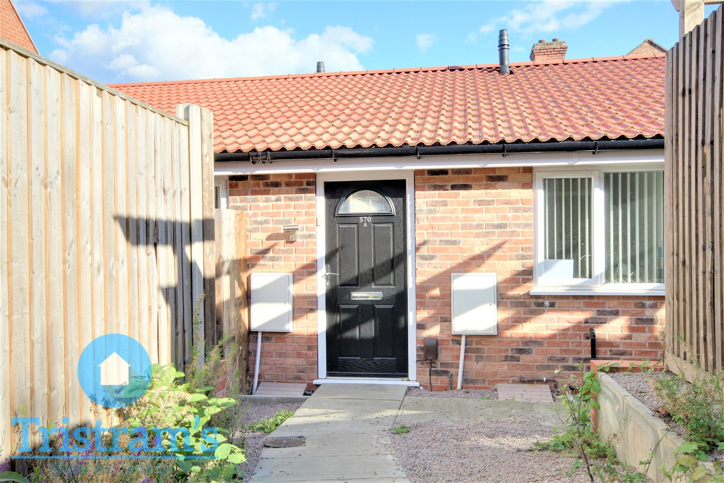 2 bed semidetached bungalow for sale in Woodborough Road, Nottingham