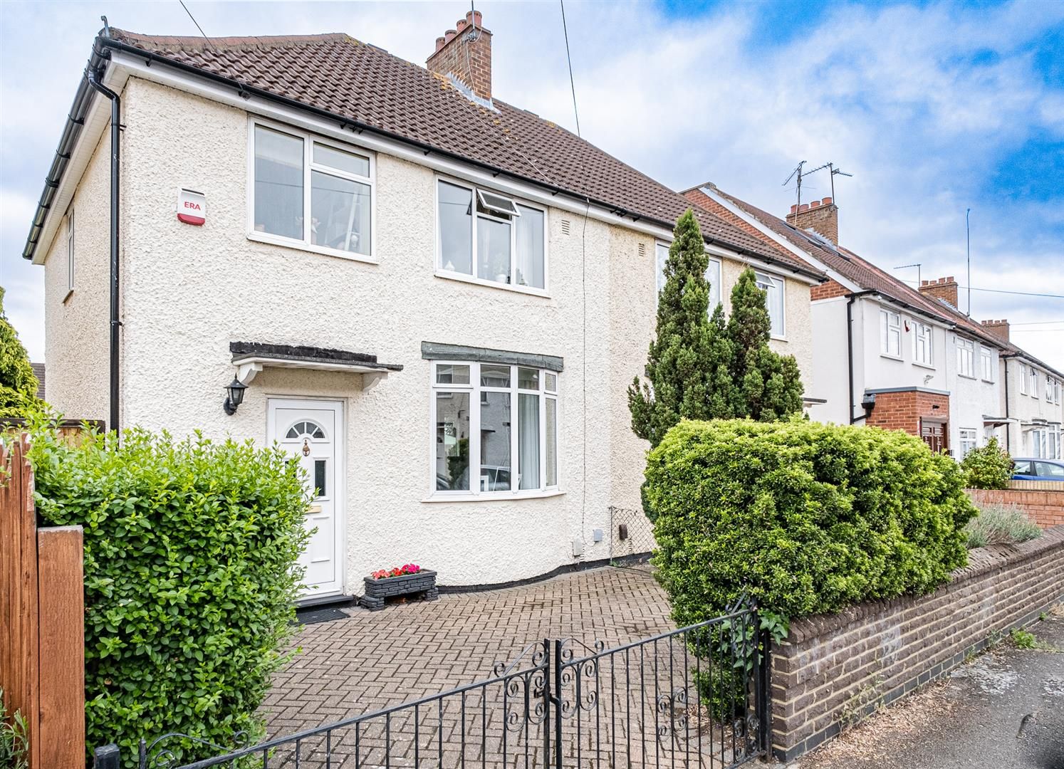 3 bed semidetached house for sale in York Avenue, Hayes UB3 Zoopla