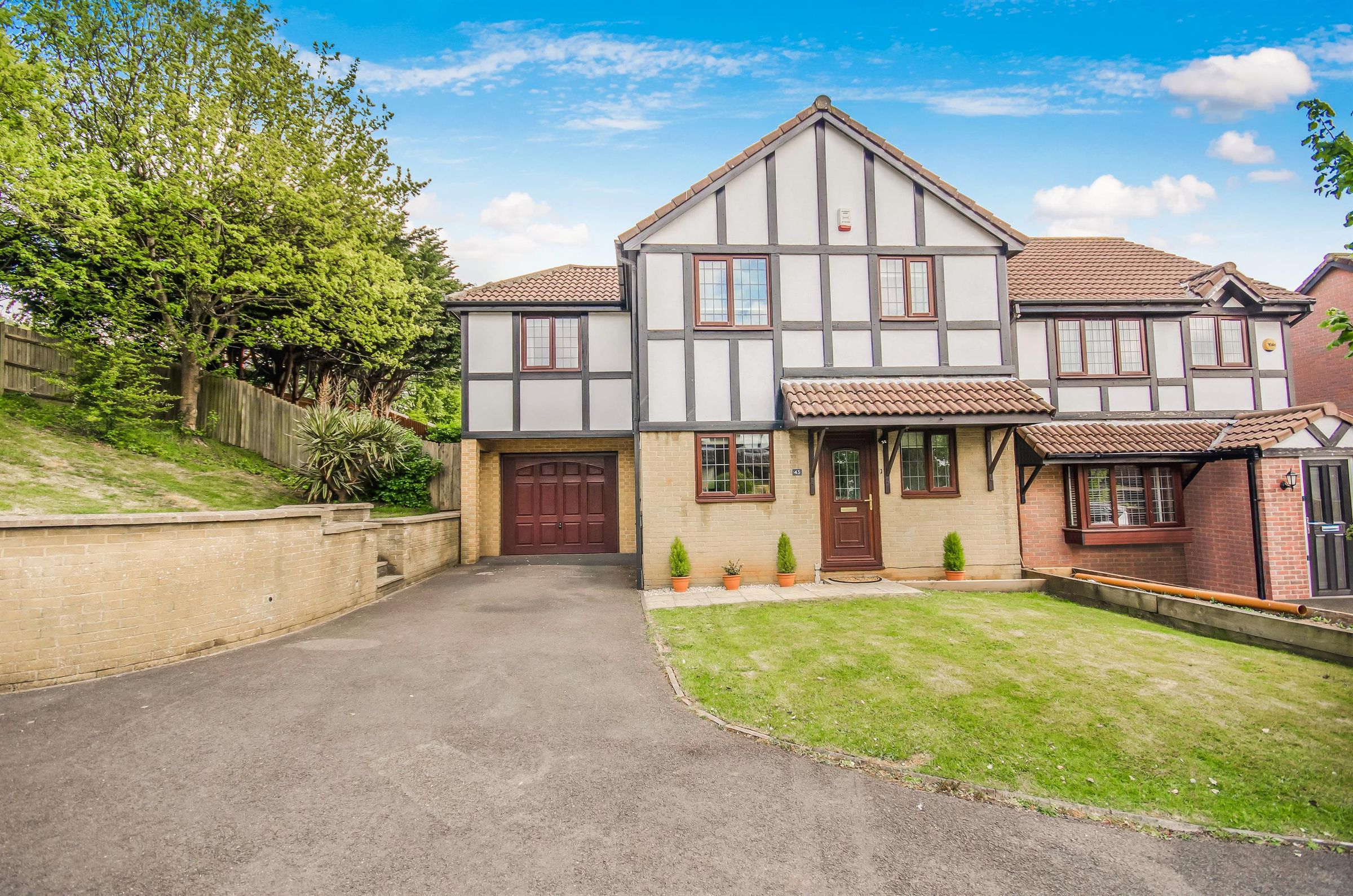 4 bed detached house for sale in Palmers Close, Barrs Court, Bristol