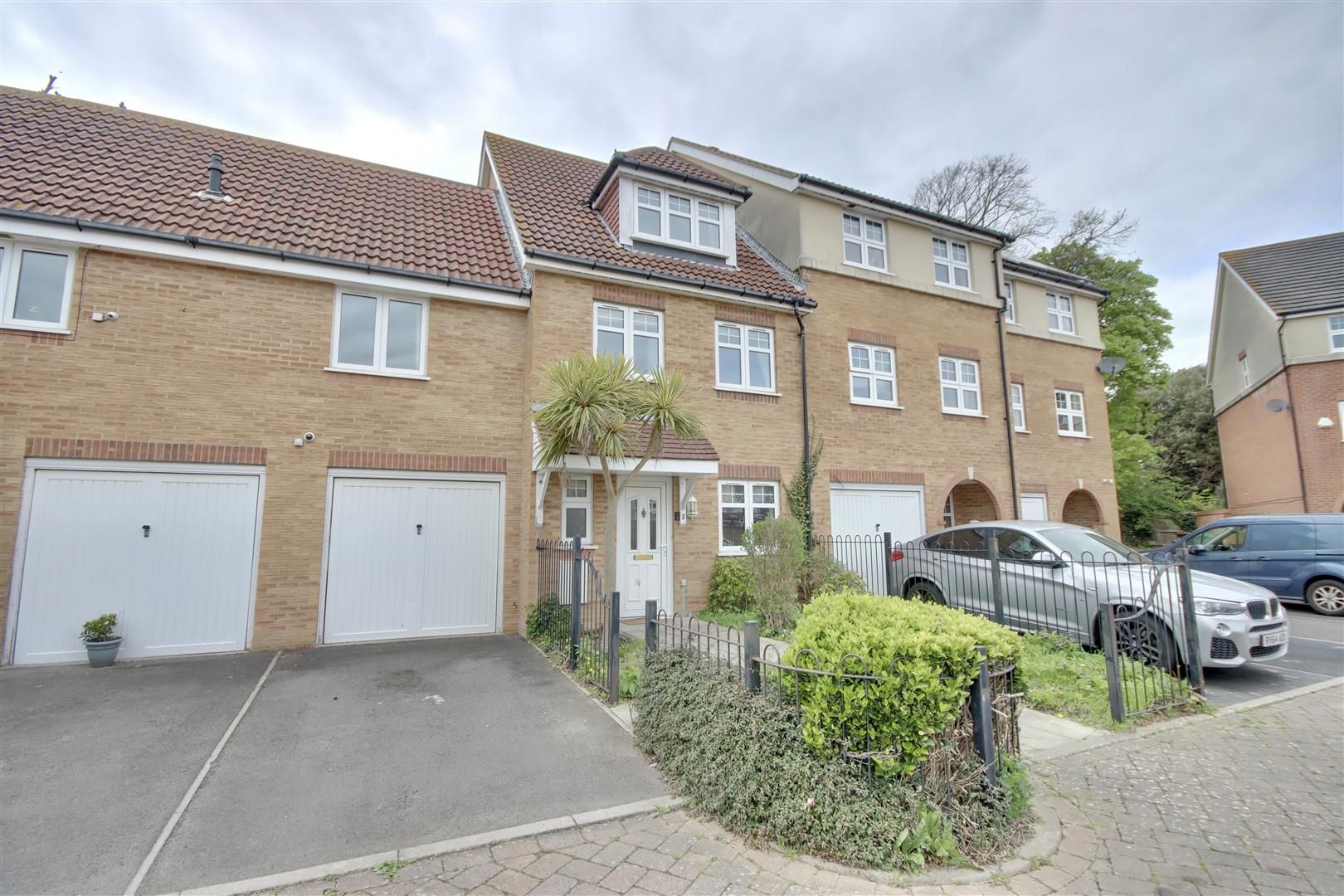 3 bed town house for sale in Fair Oak Road, Southsea PO4 Zoopla