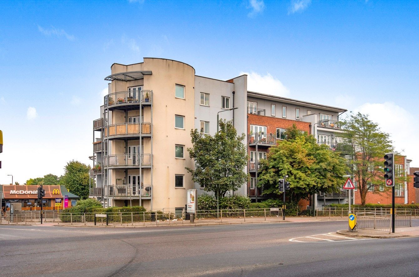 2 bed flat for sale in James Watt Way, Erith DA8 Zoopla