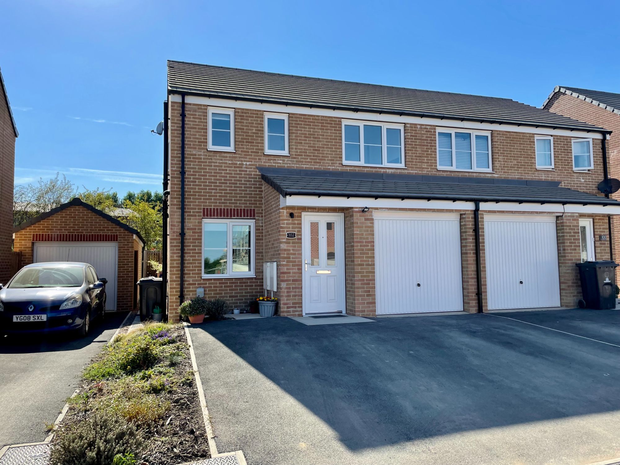 3 bed semidetached house for sale in Lundhill Drive, Wombwell