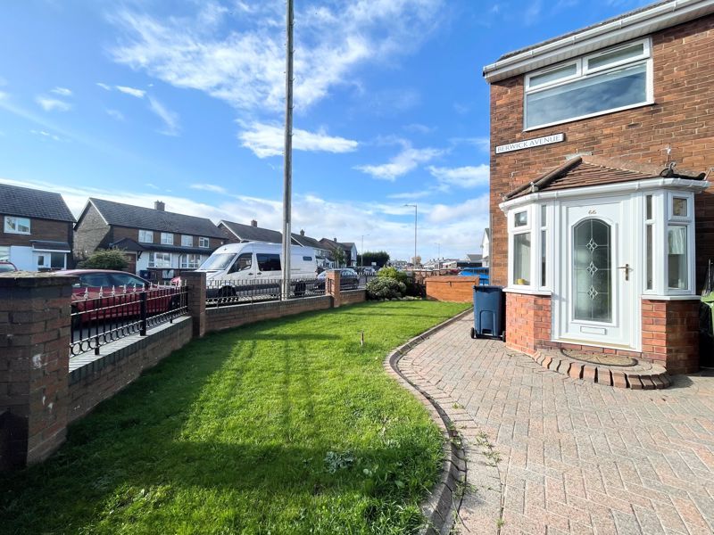 3 bed semidetached house for sale in Berwick Avenue, Town End Farm
